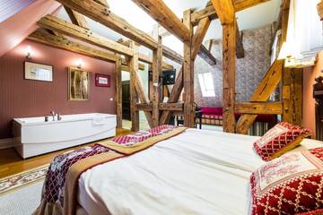 Фото номера Улучшенный двухместный номер с 1 кроватью Отель Hotel St. Bruno г. Гижицко 3